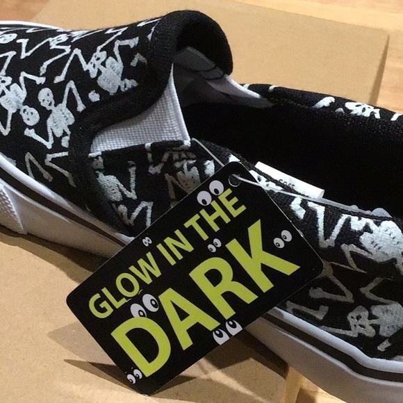 Tommy Bahama Glow In The Dark Skeletons Slip On Sneakers Toddler size 5 … - Picture 9 of 9